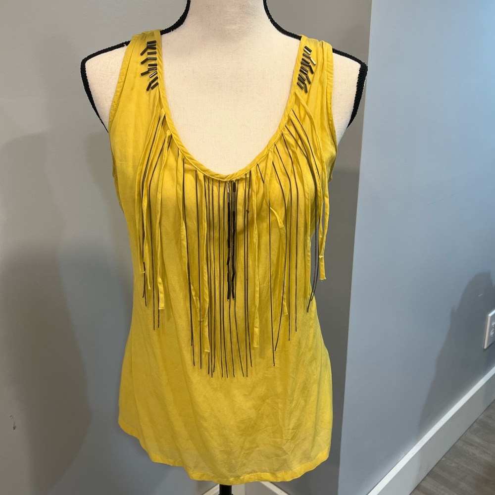 Love Stitch yellow sleeveless blouse